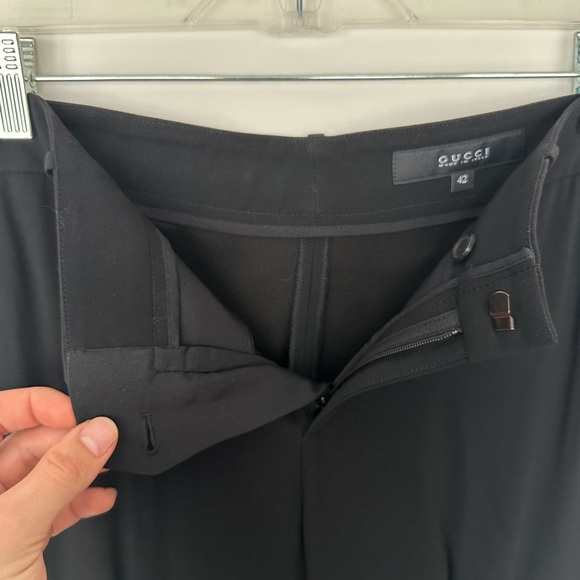 Gucci Women's Elegant Black Dress Pants - Picture 4 of 5